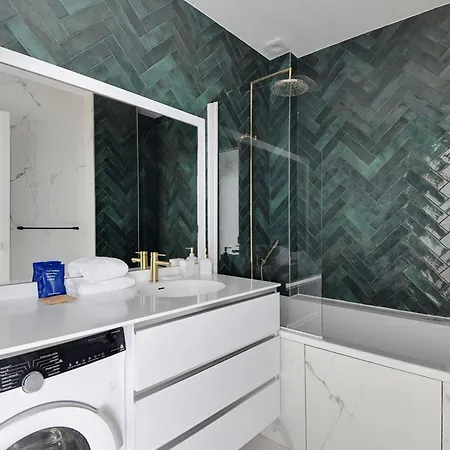 Elegant - 2br-4p - Pantheon Apartman